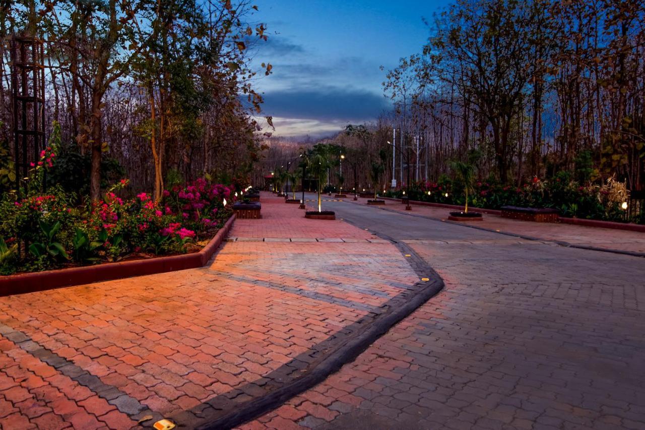 Club Mahindra Netrang Otel Dış mekan fotoğraf
