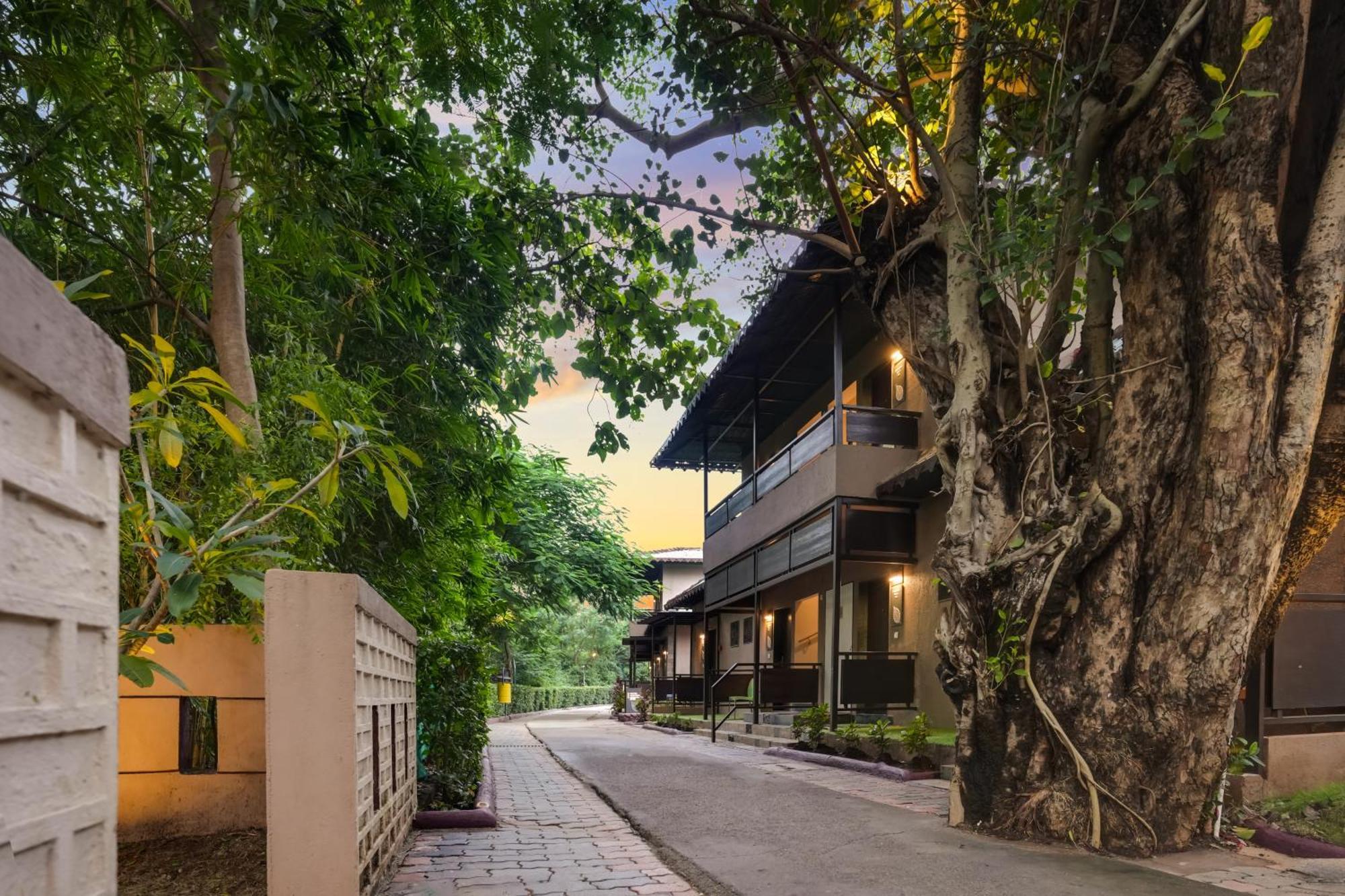 Club Mahindra Netrang Otel Dış mekan fotoğraf